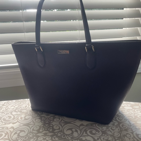 Kate Spade Tote bag - never used. Pick up in Markham. $100 or best offer - Picture 1 of 2